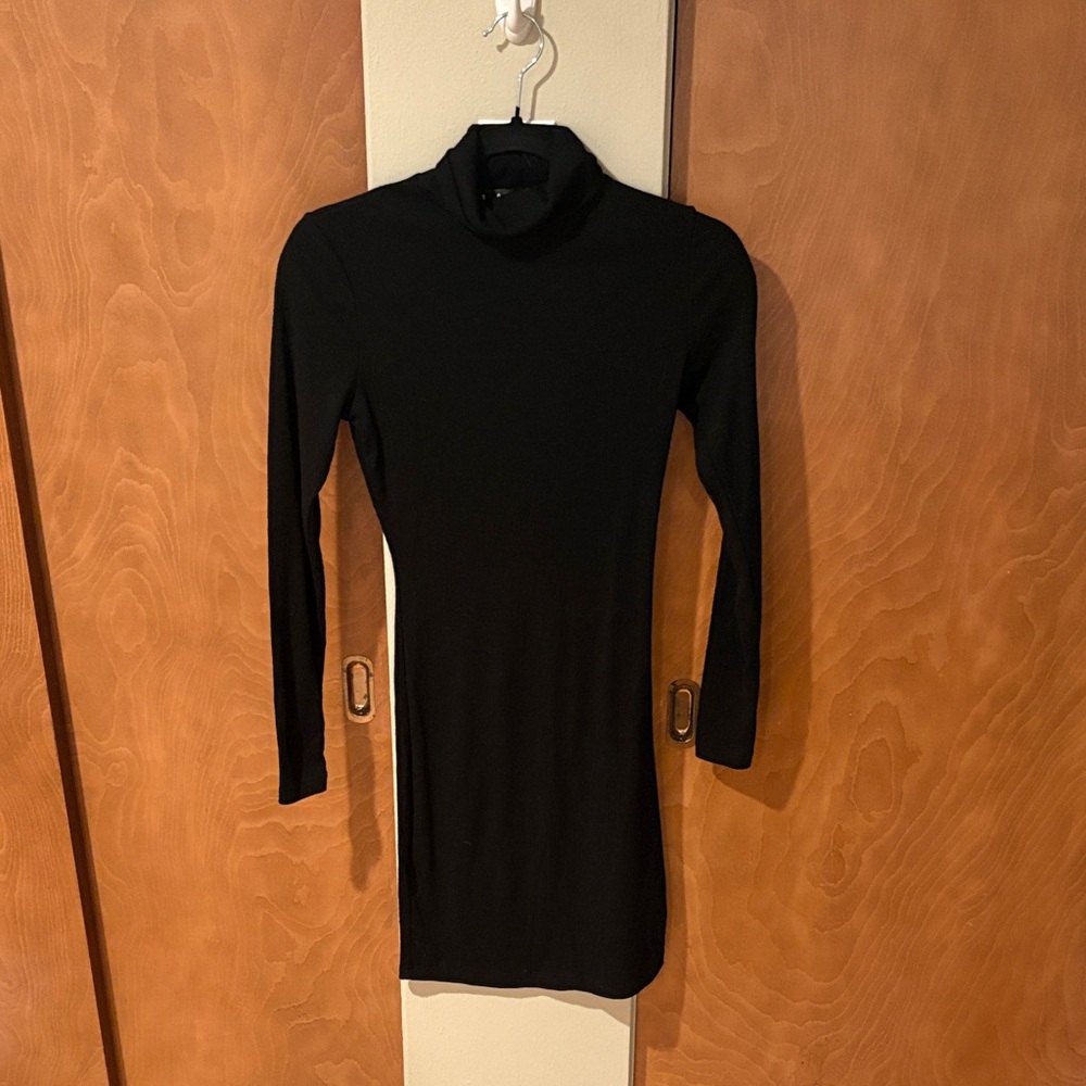 Lulus black long sleeve turtleneck dress